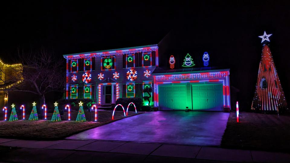 Green Heather Lights is a computer-animated 10,000 LED light show located in Bucks County.