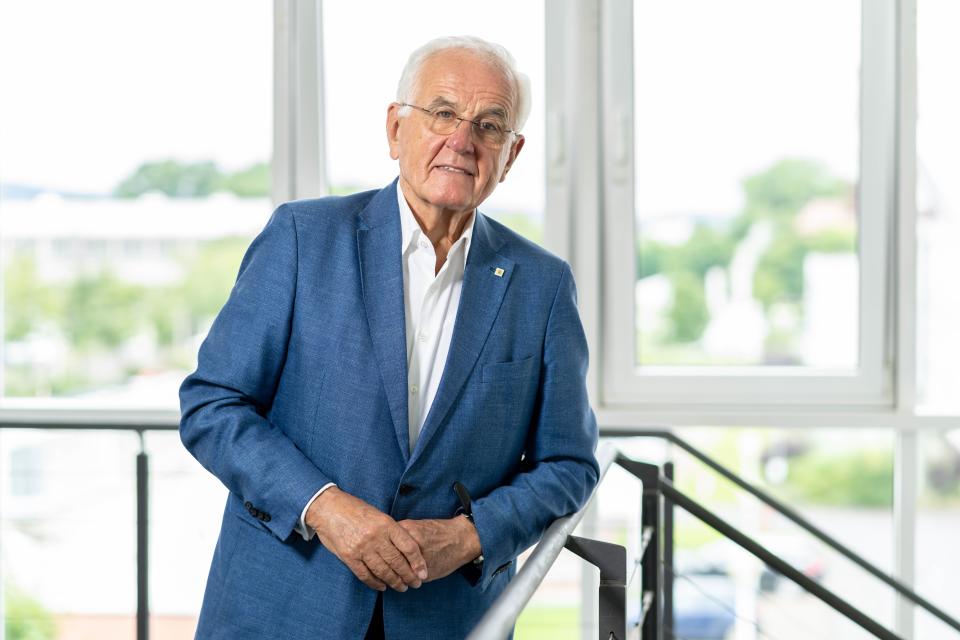 Peter Hartz denkt nicht ans Aufhören: Mit 81 Jahren will der ehemalige VW-Manager und umstrittene Sozialreformer ein Startup aufbauen. - Copyright: picture alliance/dpa/guldner.de | Dirk Guldner