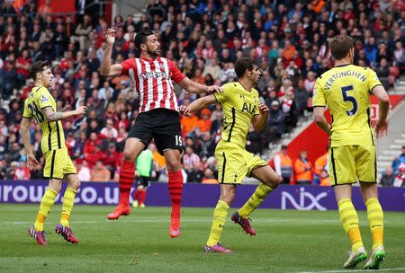 Football - Southampton v Tottenham Hotspur - Barclays Premier League - St Mary's Stadium - 25/4/15 Southampton's Graziano Pelle scores their second goal Action Images via Reuters / Paul Childs Livepic EDITORIAL USE ONLY.