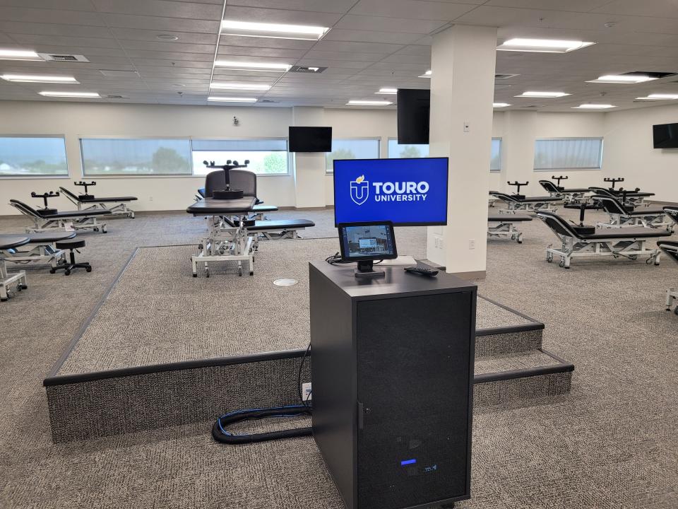 A lab at the new Touro College of Osteopathic Medicine in Great Falls.