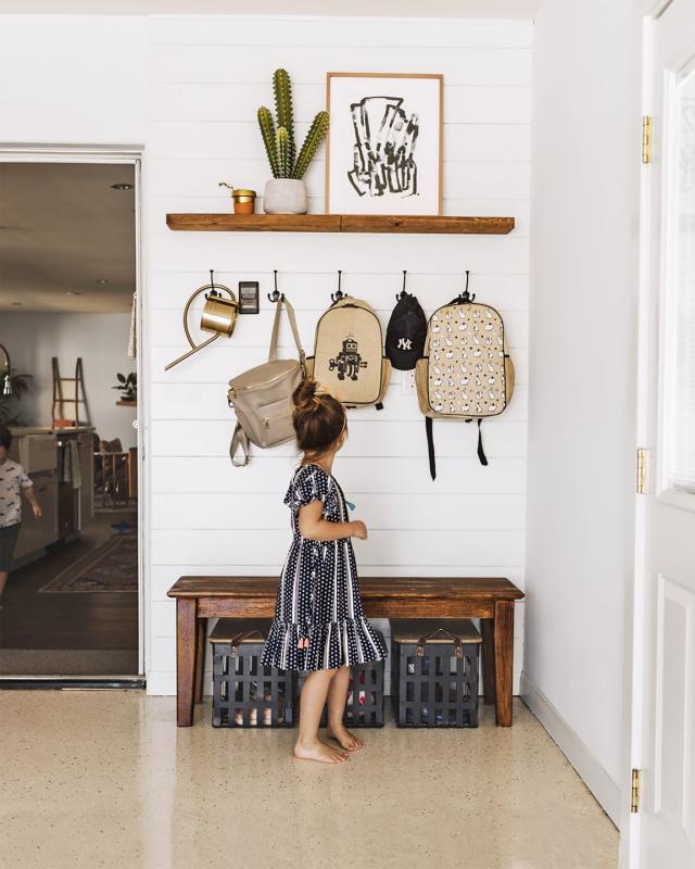 10 Charming Entryway Furniture Ideas