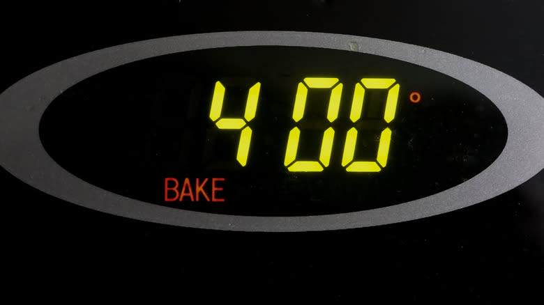 oven temperature set to 400 F