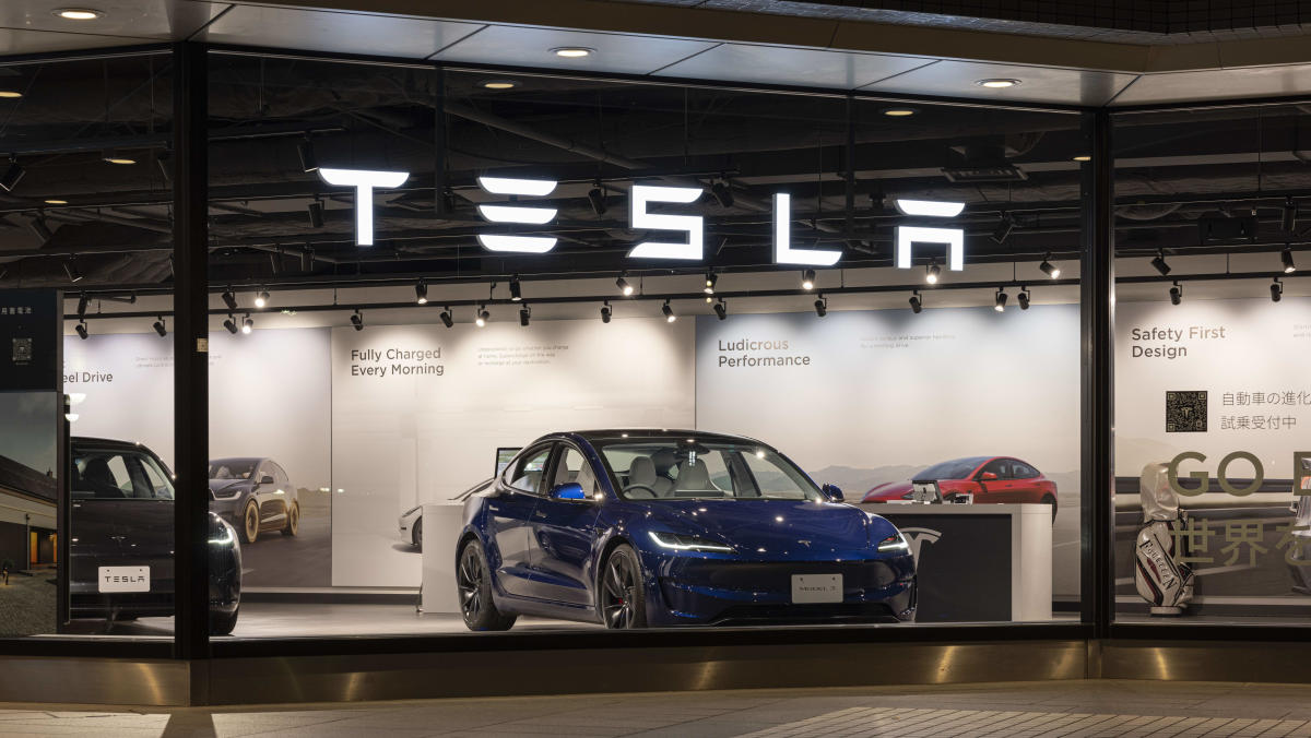 Tesla inventory slips on debt sale, Cybertruck recall reviews