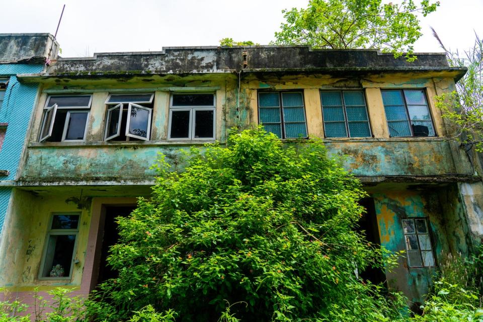 Casas abandonadas en Hong Kong. Los científicos dicen que necesitamos analizar del mal al peor de los casos climáticos más de cerca (Getty)