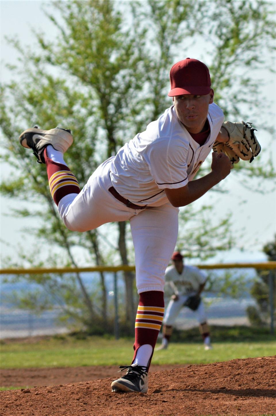 Barstow's Gabriel Hernandez delivers a pitch against Granite Hills on Thursday, March 31, 2022.