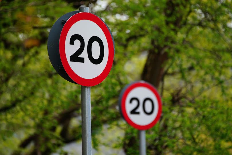 20mph signs