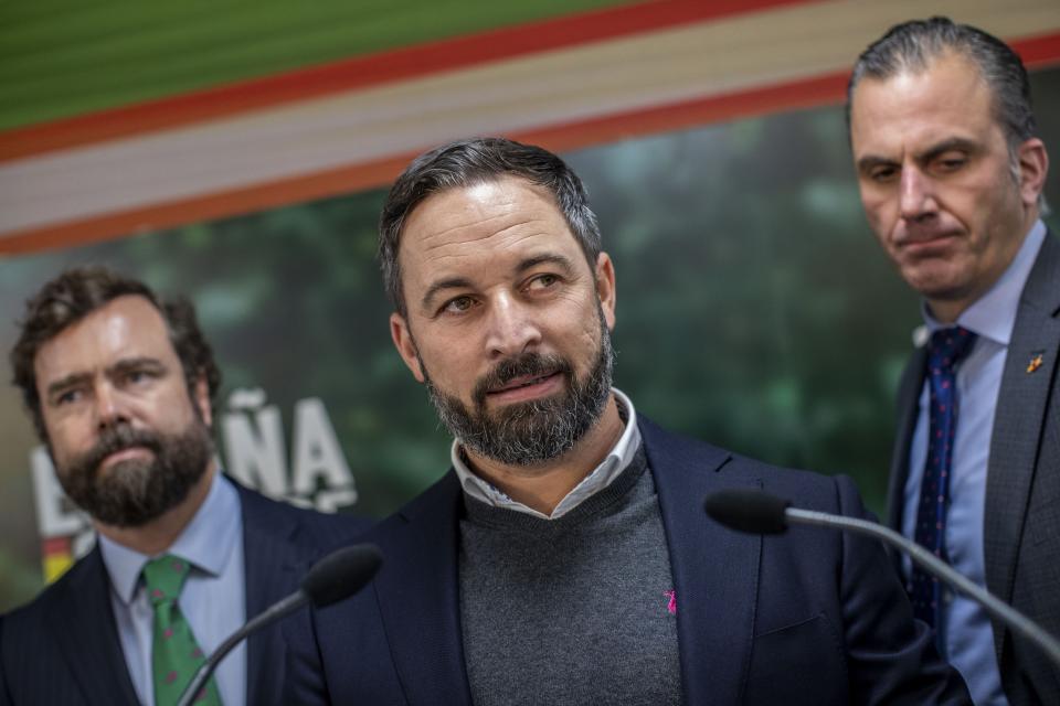 Iván Espinosa de los Monteros, Santiago Abascal y Javier Ortega Smith, durante la rueda de prensa tras los últimos comicios generales en los que doblaron el número de diputados. 