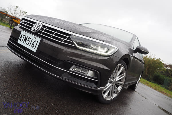 身騎駿馬的條頓武士！Volkswagen Passat Variant R-Line試駕