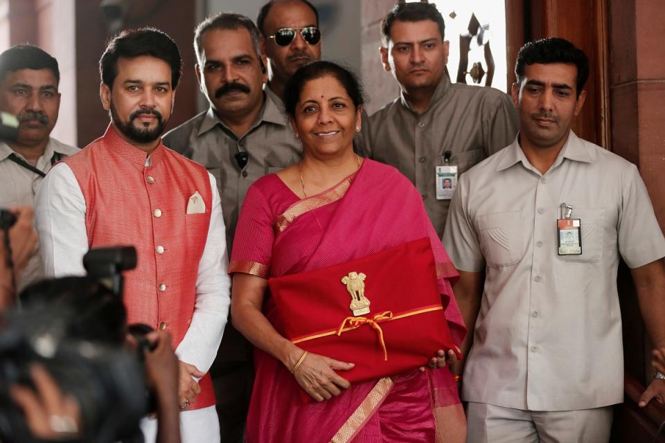 Nirmala Sitharaman arrives to present the 2019 budget in Parliament, New Delhi, India July 5, 2019. (Photo by REUTERS/Adnan Abidi)