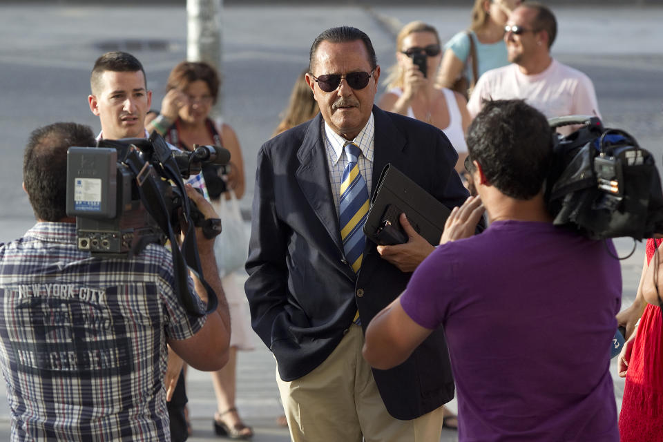 MALAGA, SPAIN - JUNE 29:  Ex major of Marbella Julian Munoz arrives at the Malaga court on the second day of the trial for alleged money-laundering and embezzlement on June 29, 2012 in Malaga, Spain. The 2006 scandal has put nearly 100 people on trial for alleged involvement in bribes to city officials by property developers for planning permissions.  (Photo by Daniel Perez Garcia-Santos/Getty Images)