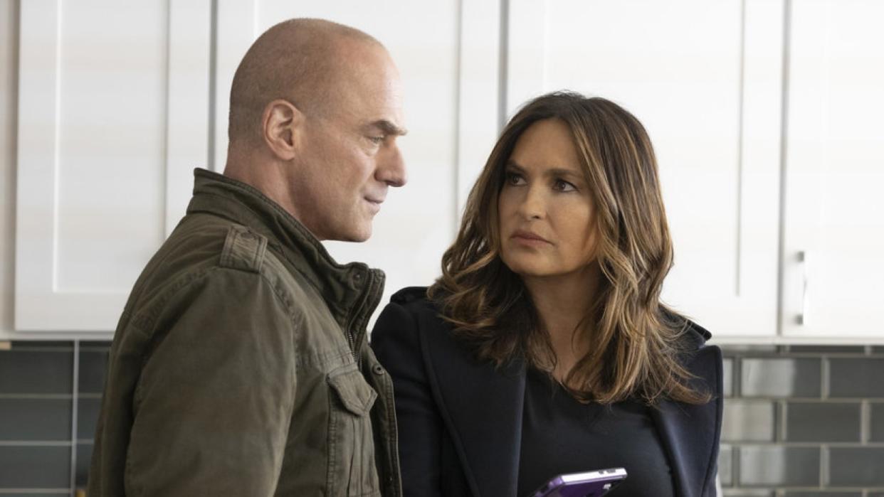  Stabler and Benson in apartment in Law & Order: Organized Crime 