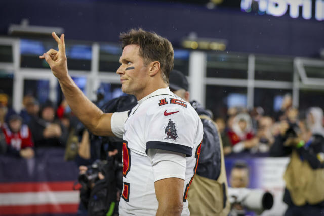 Tom Brady Returns to New England Patriots' Stadium With His Kids for  Special Tribute