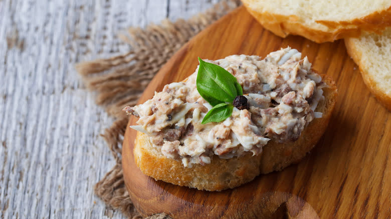 Tuna salad on toast