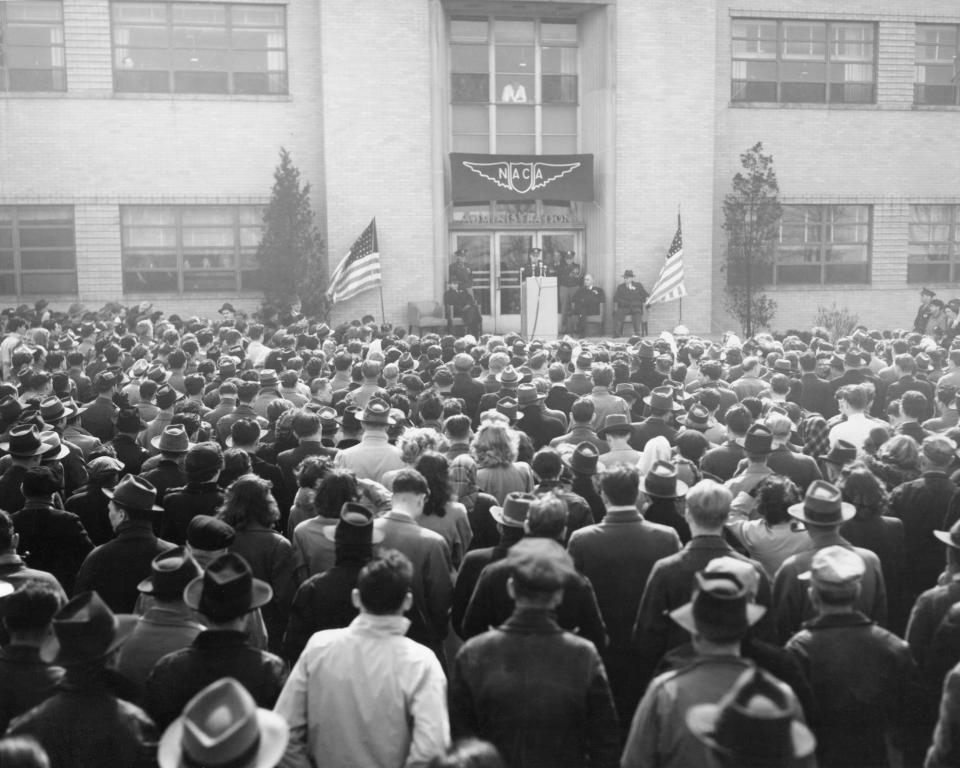 1946 Dwight Eisenhower visits AERL