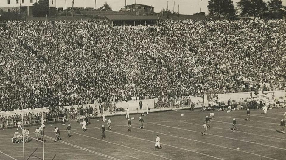 <div class="inline-image__caption"><p>Georgia vs. Yale, the first game at Sanford Stadium, Oct. 12, 1929.</p></div> <div class="inline-image__credit">Reprinted with permission</div>