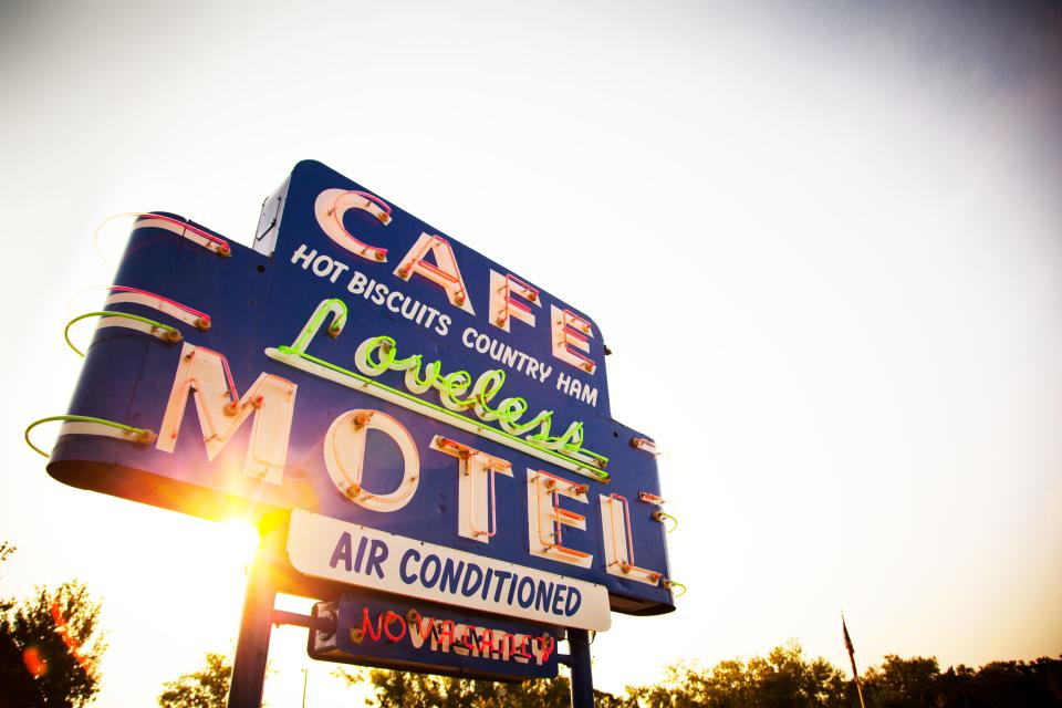 The iconic Loveless Cafe sign