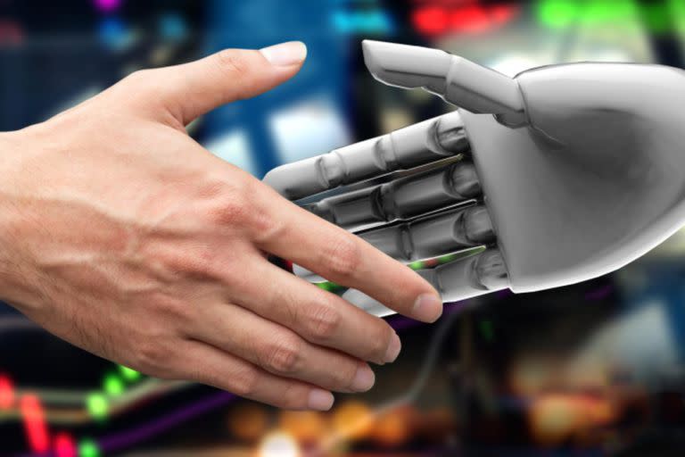 Los expertos aún no se ponen de acuerdo sobre si la inteligencia artificial terminará destruyendo más puestos de trabajo de los que creará a largo plazo