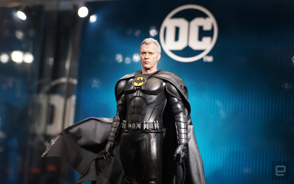 首度展出全新系列 1:6 比例極像真蝙蝠俠 Hot Toys 人偶