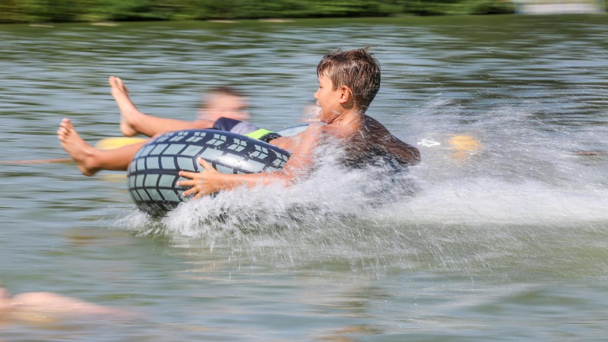 Die nächste Hitzewelle soll am Mittwoch starten - dann hilft nur Abkühlung im Wasser.