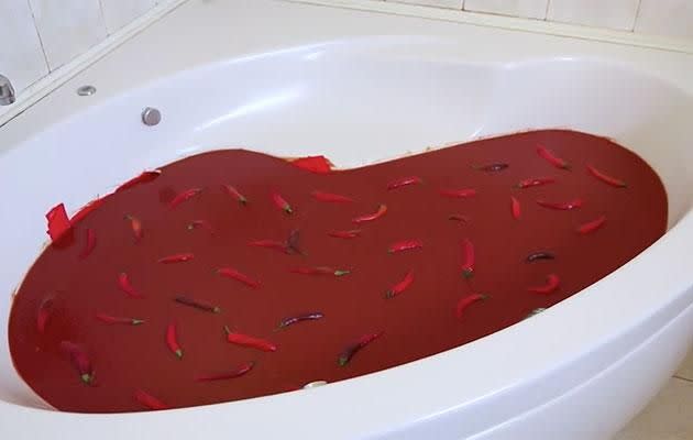 behold, the hot sauce tub. Photo: YouTube/CemreCandar