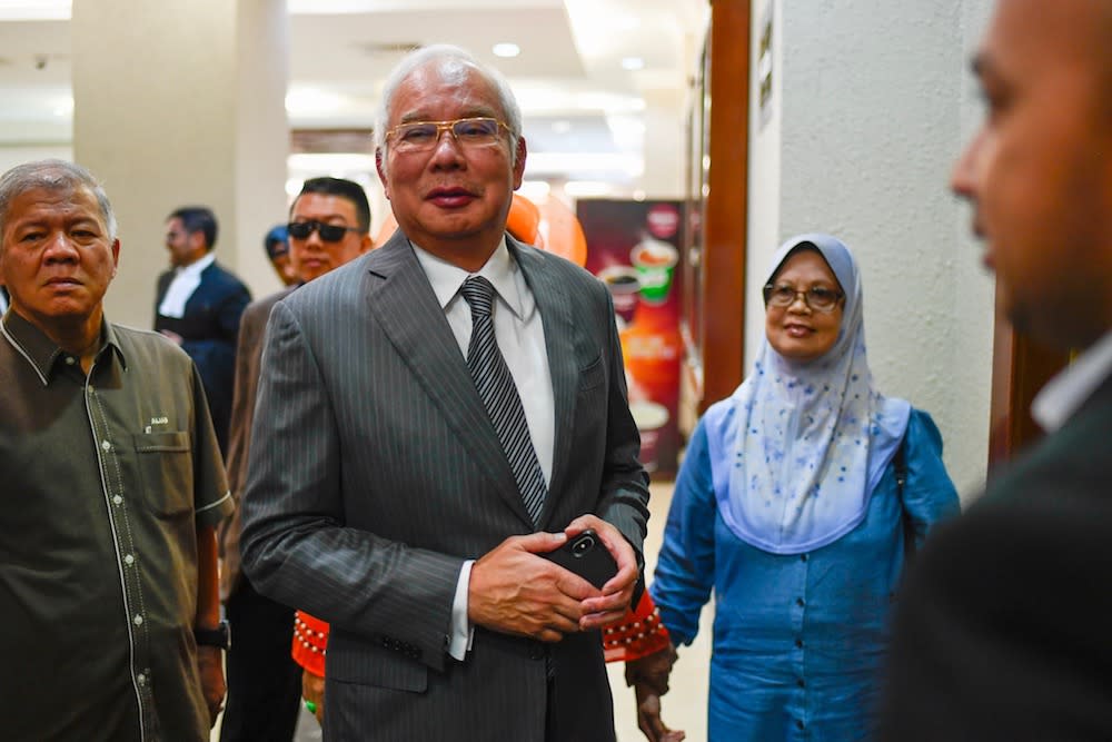 Datuk Seri Najib Razak arrives at the Kuala Lumpur Courts Complex August 29, 2019, for his 1MDB trial. — Picture by Hari Anggara