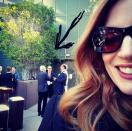 <p>“Heimliches Selfie mit Patrick Stewart.” So kommentierte Jessica Chastain ein lustiges Bild, das sie mit ihren Fans auf Instagram teilte. Damit diese den legendären “Star Trek”-Schauspieler auch bloß nicht übersehen, macht ein dezenter Pfeil auf Patrick Stewart aufmerksam.<br> (Bild-Copyright: jessicachastain/Instagram) </p>