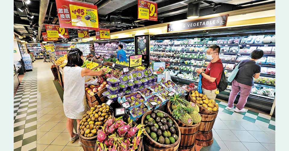 近期港人北上消費及往日本旅遊成風，本地超市生意大受影響。（資料圖片）