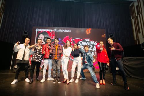 (L-R) BATE, ThomasJack, Zen, Shalma Eliana, Alvin Chong, Fazura and Fattah Amin striking cool poses on stage at the end of the concert.
