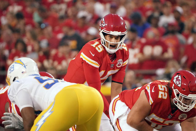 Chargers sack Patrick Mahomes by switching things up after the snap