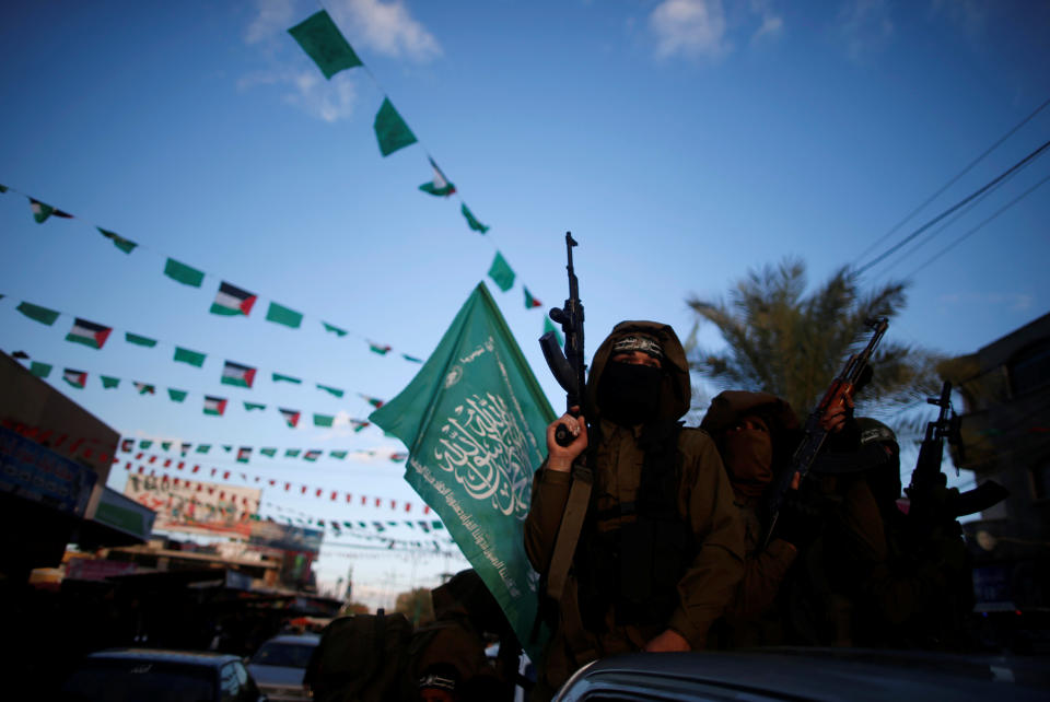 Hamas militants participate in a protest on Dec. 7, 2017 against U.S. President Donald Trump's decision to recognize Jerusalem as the capital of Israel. (Photo: Mohammed Salem / Reuters)