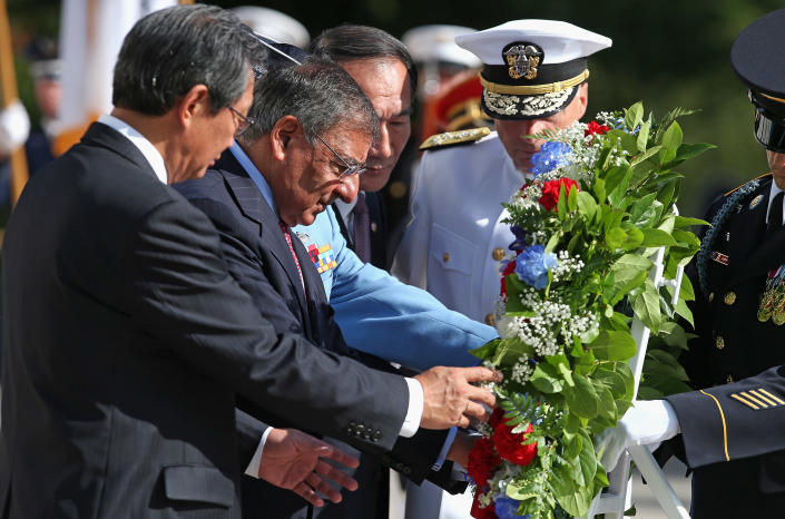 Republic of Korea Ambassador Choi Young-Jin, U.S. Secretary of Defense Leon Panetta, Republic of Korea Patriots and Veterans Affairs Minister Park Sung Choon and Joint Chiefs of Staff Vice Chairman Adm. James Winnefeld lay a wreat at the Tomb of the Unknows during the commemoration of the 59th anniversary of the Korean War Armistice at Arlington National Cemetery July 27, 2012 in Arlington, Virginia. Hundredes of Korean war veterans attended the cemmemoration of the armistice agreement that ended more than three years of fighting between the United Nations, the People's Republic of China, North Korea and South Korea. (Photo by Chip Somodevilla/Getty Images)