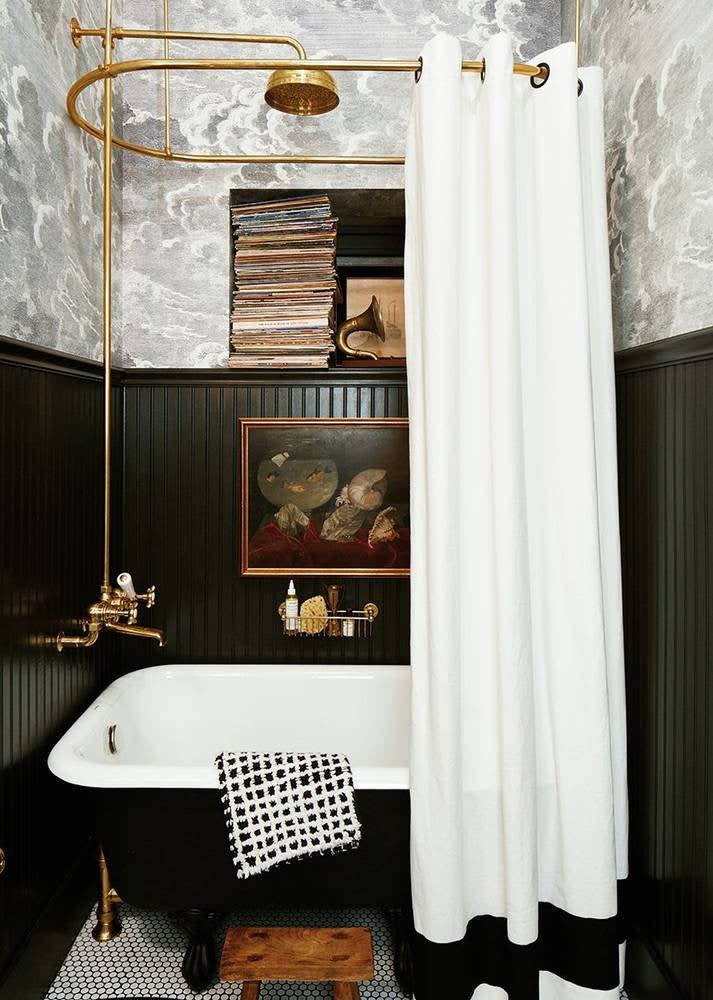 Small Bathroom Decor Ideas: built-in storage space