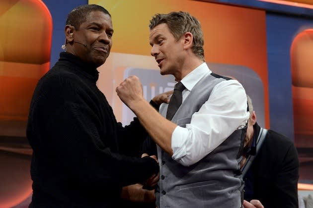 Ein gutes Team: Denzel Washington und Markus Lanz (Bild: ZDF/Sascha Baumann)