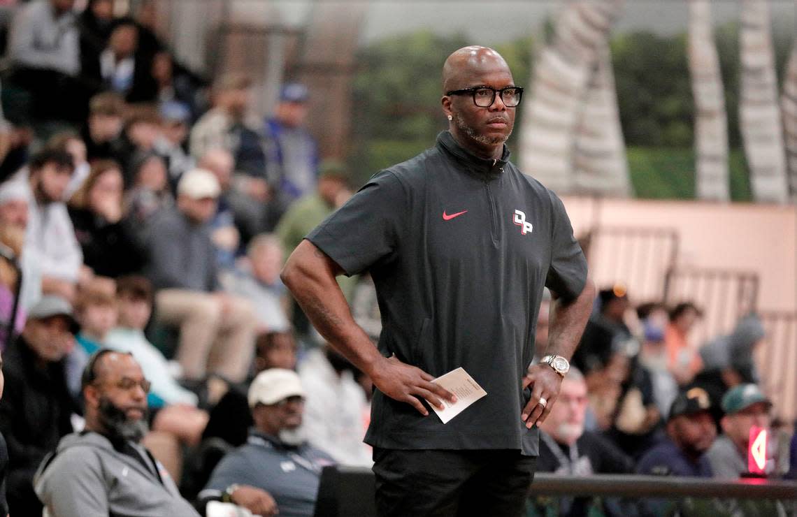 Coach Jermaine O’Neal and Dynamic Prep take part in the 2023 Chick-fil-A Classic basketball tournament. Dwayne McLemore/dmclemore@thestate.com