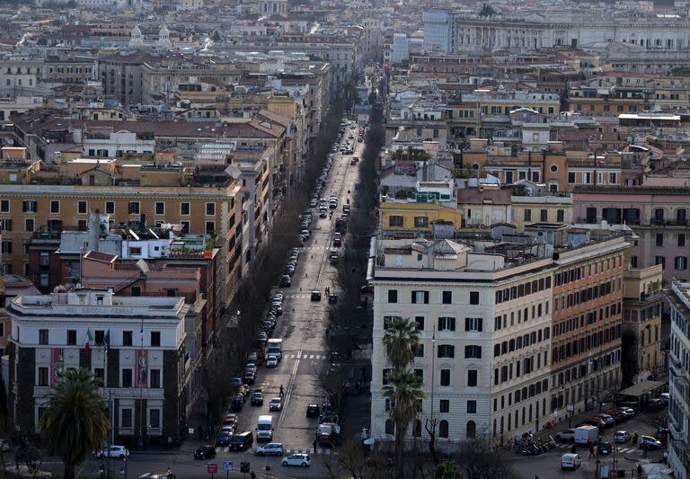 Una imagen tomada desde una terraza de los Museos Vaticanos muestra Via Crescenzio en Roma el 13 de febrero de 2024. (Foto de Tiziana FABI / AFP)