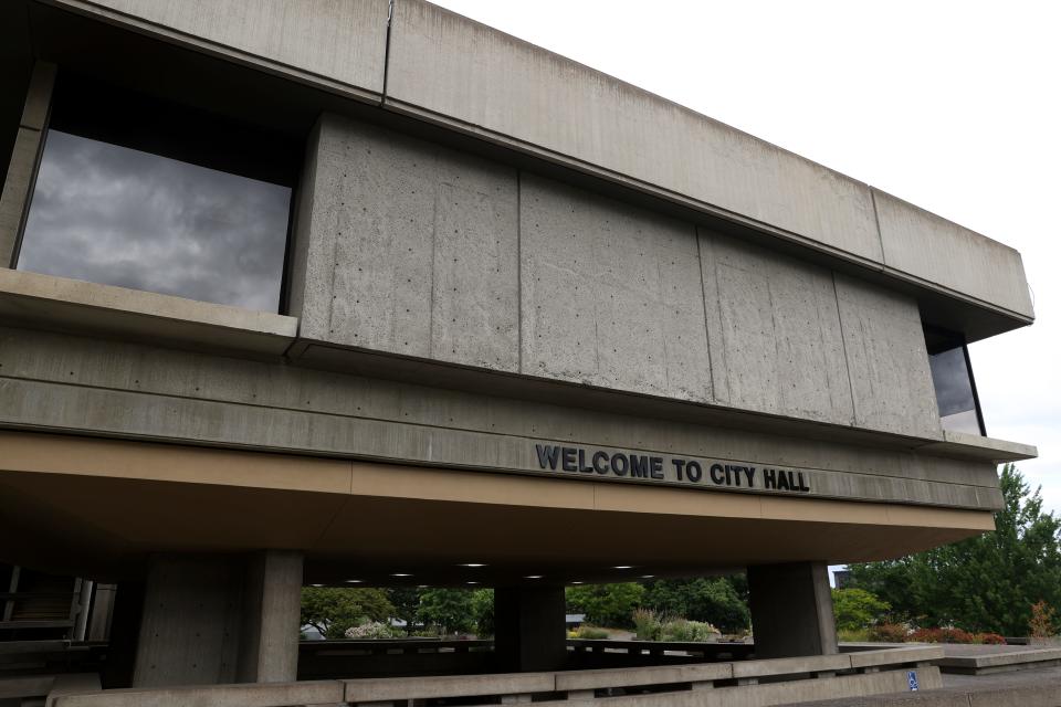 Salem City Hall at the Vern Miller Civic Center.