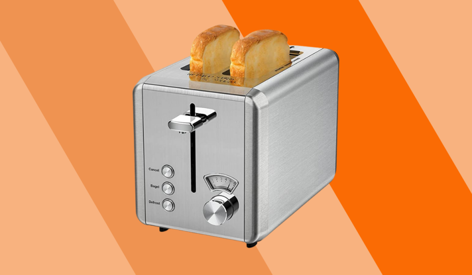 toaster with toast