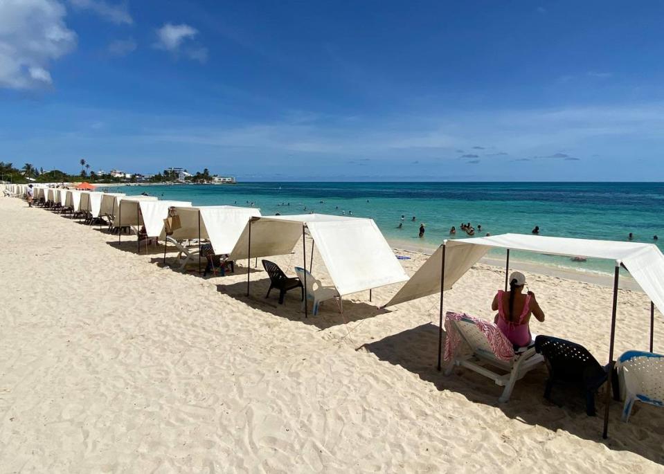 San Andrés, cuya silueta evoca a un hipocampo, es un atolón de origen coralino.