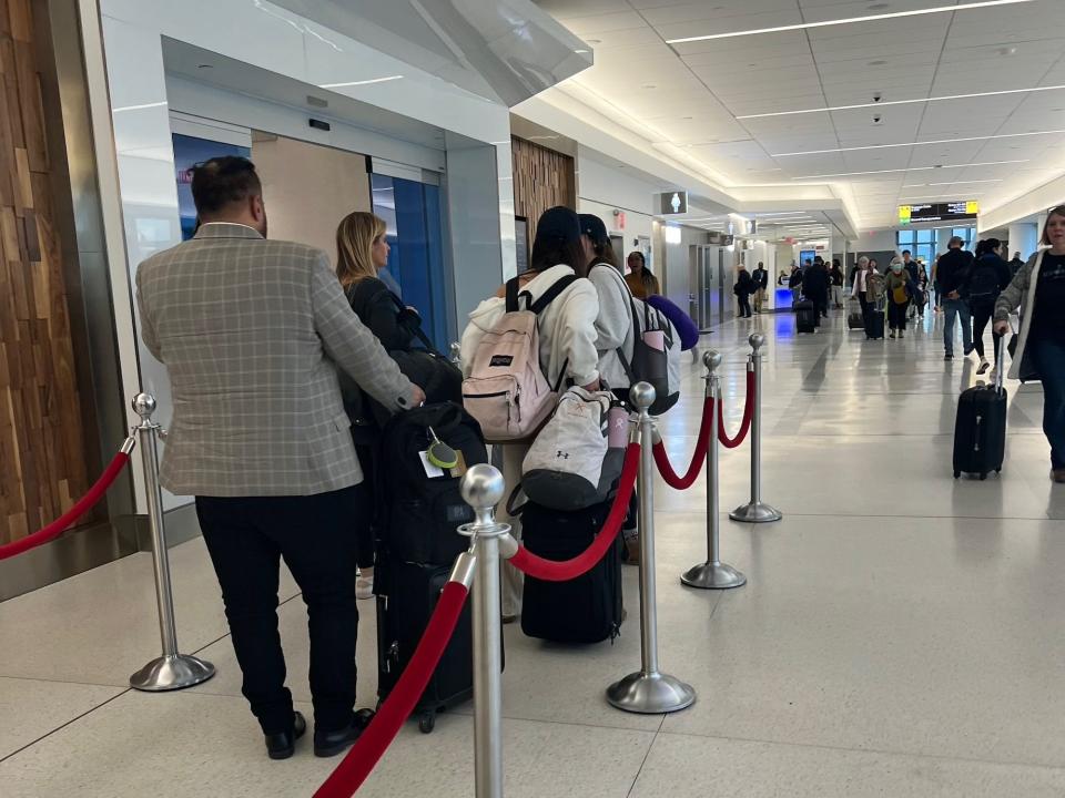 A line outside the new Sky Club at LGA Terminal C.