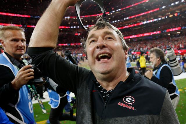 Yahoo Sports' 2023 college football predictions: Can Georgia pull