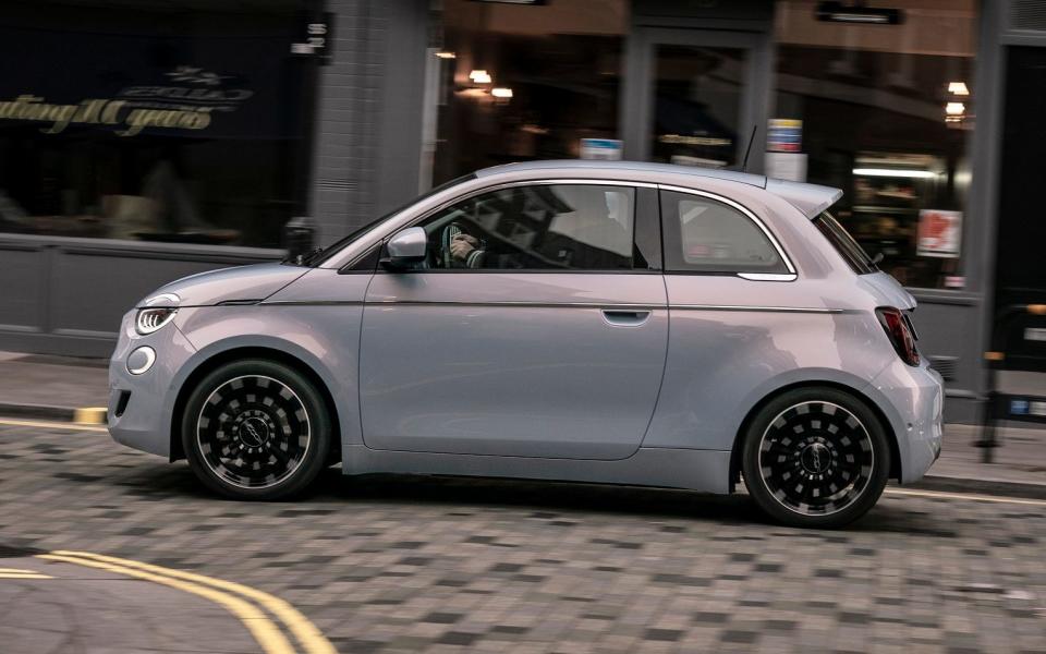 Fiat New 500 (2020) - electric car