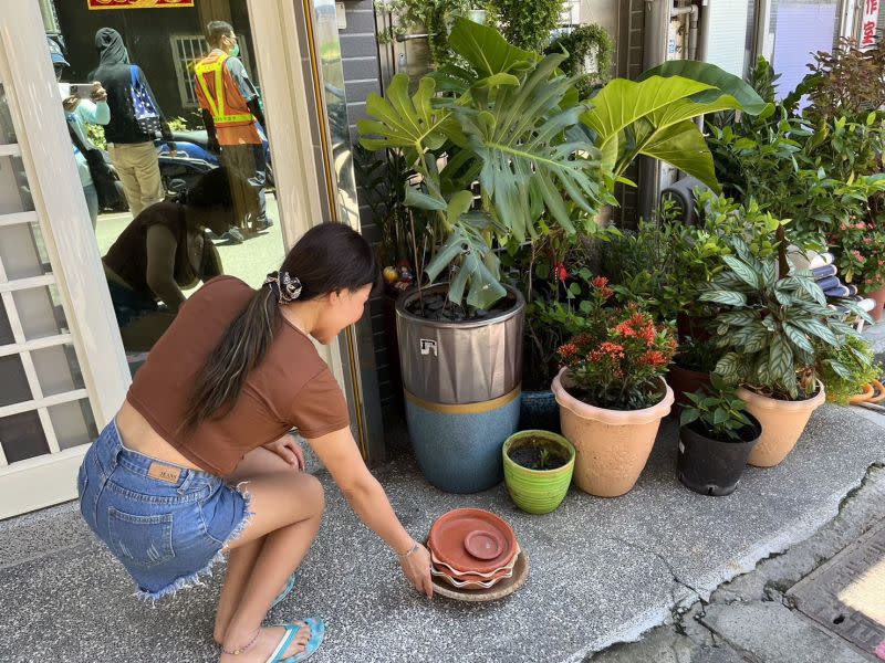 ▲楊文科請民眾加強居家環境巡檢，落實「巡」、「倒」、「清」、「刷」防治原則及自我防護措施。（圖／新竹縣政府提供）