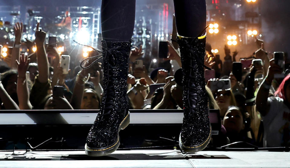 Gwen Stefani, shoes, Coachella, Dr. Martens