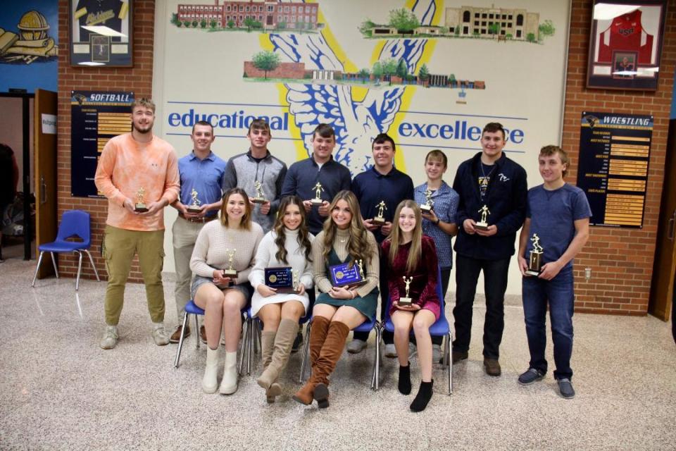 Hillsdale High School recently held a banquet to honor its fall sports athletes. Football Special Awards went to, from left: (front) cheerleaders Carleigh Shifflet, Grace Heller, Taylor Morgan, Hayden Gerber; (back) Prestyn Smith, Max Vesper, Braylen Jarvis, Jax Rogers, Gage Madsen, AJ Brown, David Parker, Jake Hoverstock