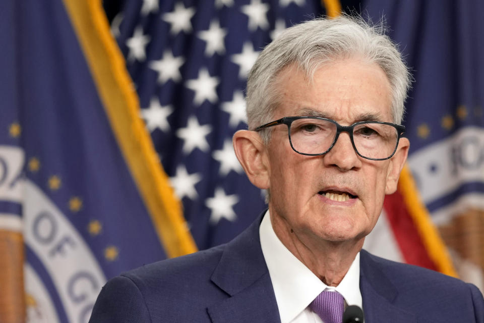 Federal Reserve Yönetim Kurulu Başkanı Jerome Powell, 1 Mayıs 2024 Çarşamba günü Washington'daki Federal Reserve'de düzenlediği basın toplantısında konuşuyor.  (AP Fotoğrafı/Susan Walsh)