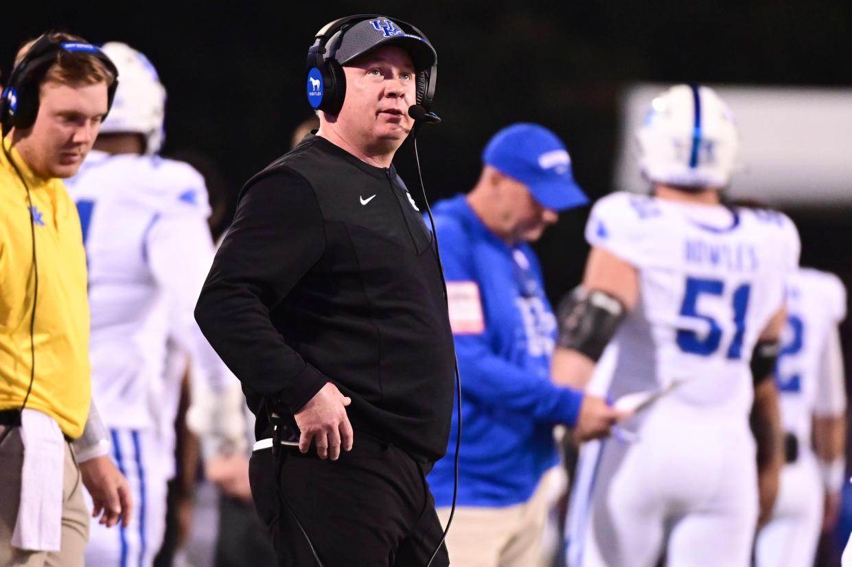 Wildcats coach Mark Stoops will try to snap Alabama's seven-game winning streak in the series.
