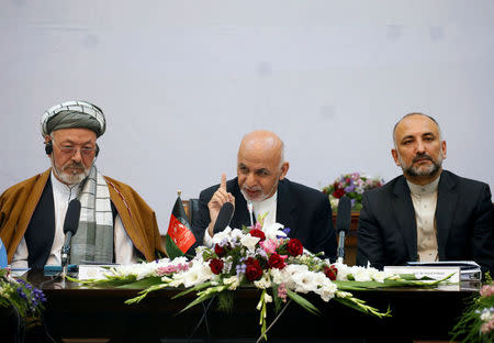 Afghan president Ashraf Ghani (C) attends a peace and security cooperation conference in Kabul, Afghanistan June 6, 2017. REUTERS/Omar Sobhani