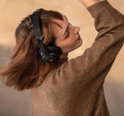 Get 30% off these bestselling Anker noise cancelling bluetooth headphones