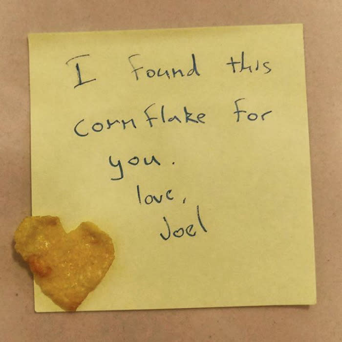 <p>Einfach und doch süß: “Ich habe diesen Cornflake für dich gefunden. In Liebe, Joel.”<br>(Instagram/tinas.travels ) </p>