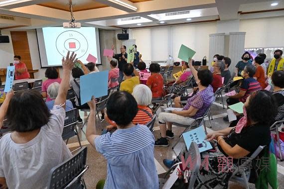 警方辦理活動過程中，從反詐新知授課至神隊友甄選競賽全無冷場，台北富邦商業銀行嘉義分行簡講師除指出從心理學來剖析詐騙案件時，詐騙集團常利用人們容易相信與自己相似或服從權威等弱點，加以誘導詐騙被害人，亦提醒市民朋友小心防範常見的交友、投資、假檢警詐騙。